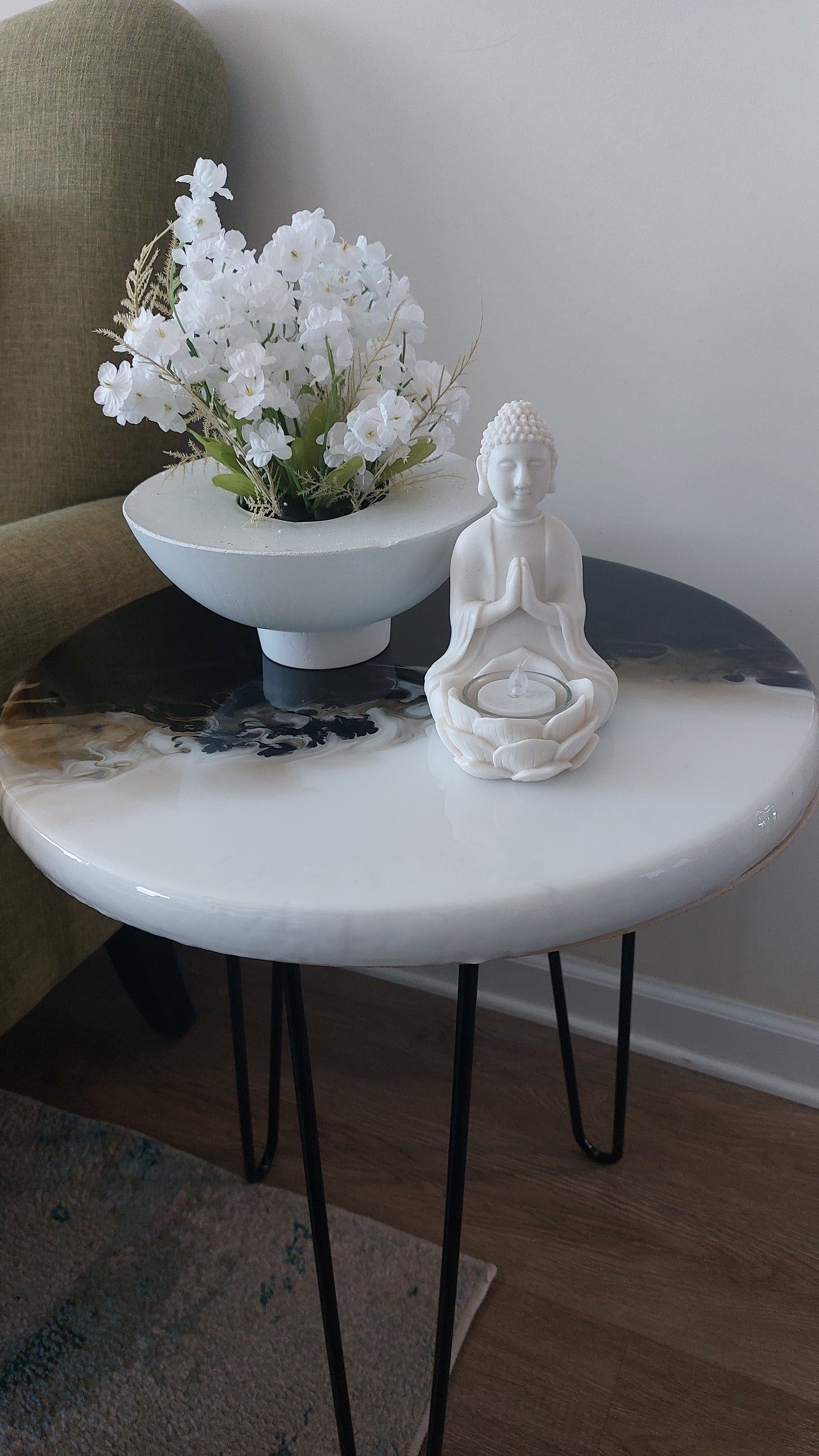 LAZY SUSANS/WALL ART/END TABLE