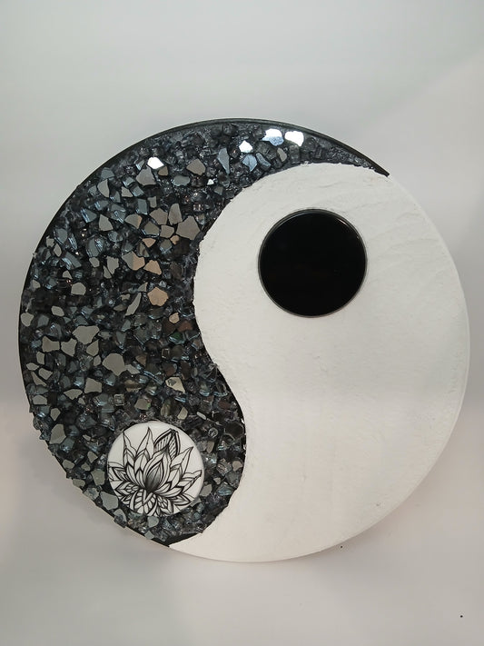 ABSTRACT YIN AND YANG